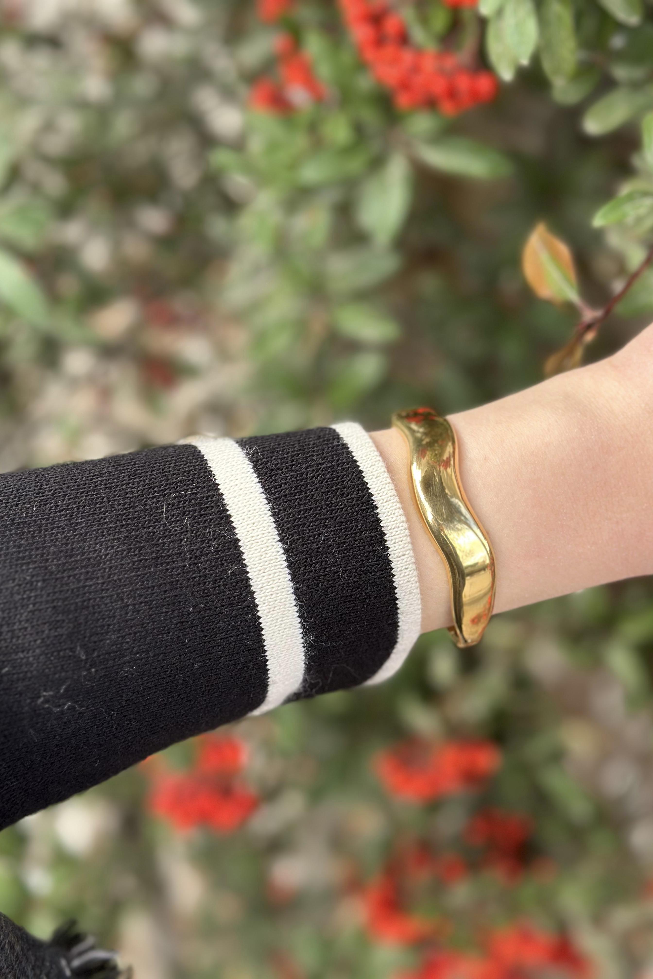 Kalın Zikzak Model Gold Çelik Kelepçe Bileklik