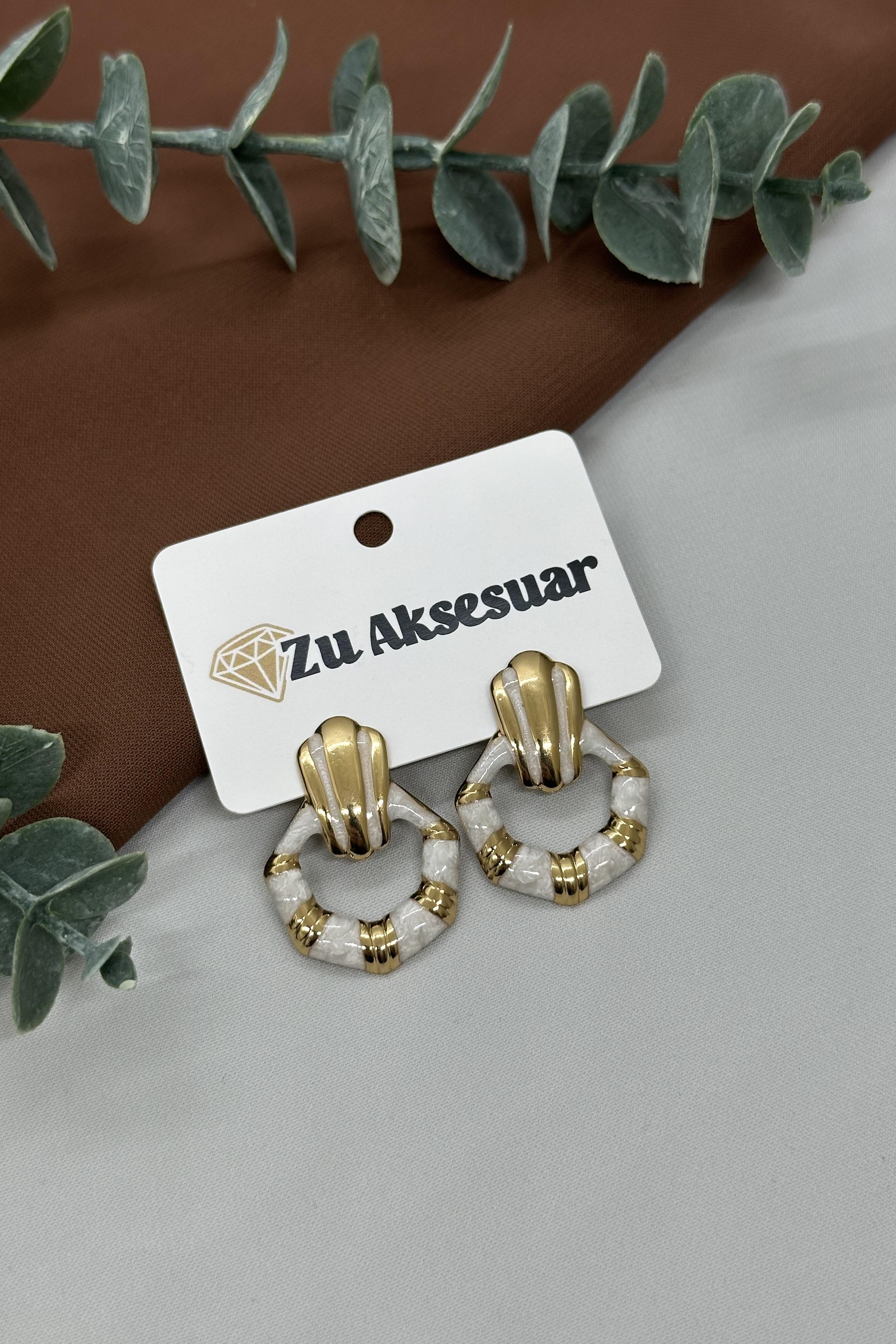 Beyaz-Gold Tokalı Küpe