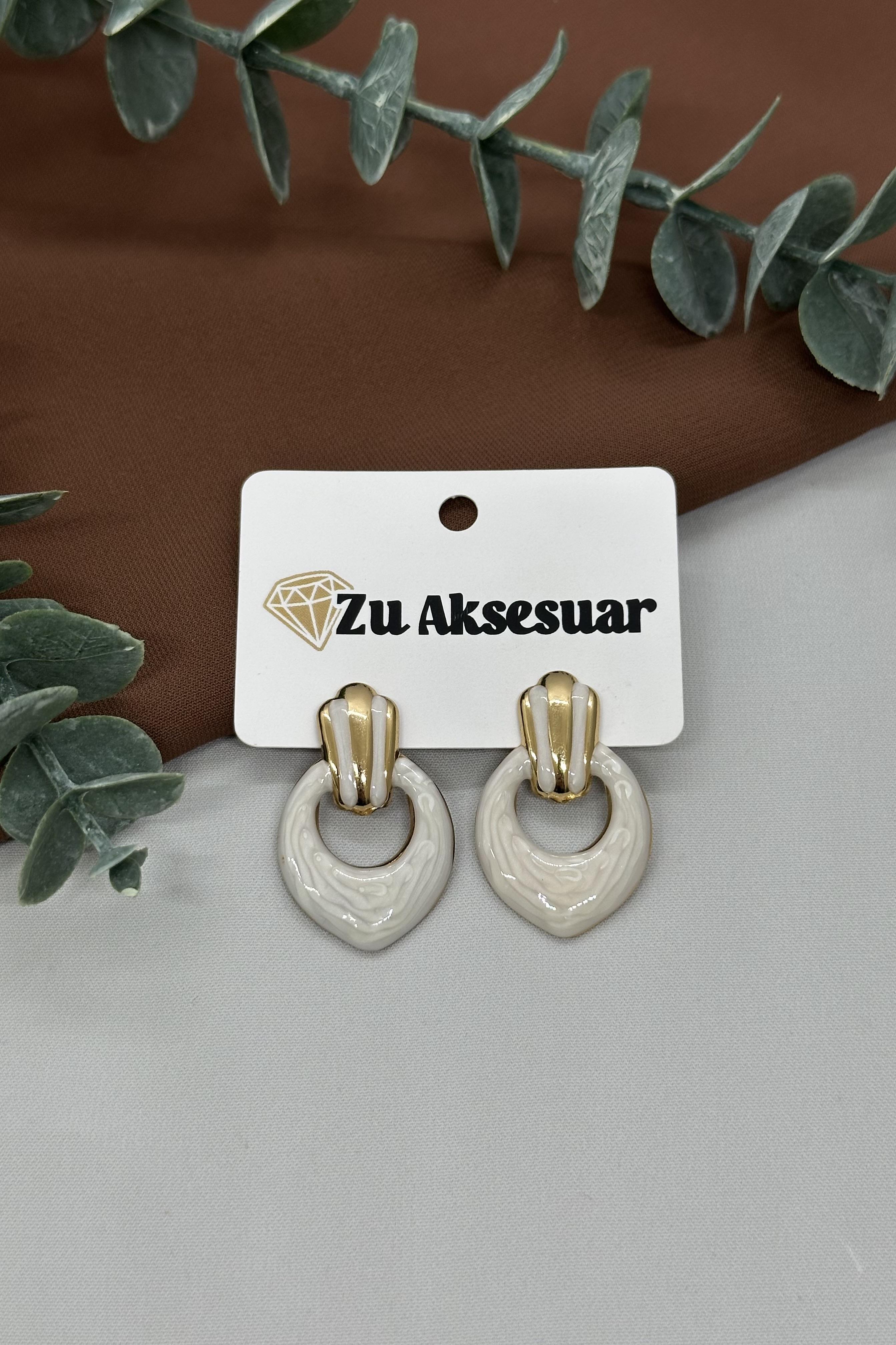 Beyaz gold Tokalı Küpe