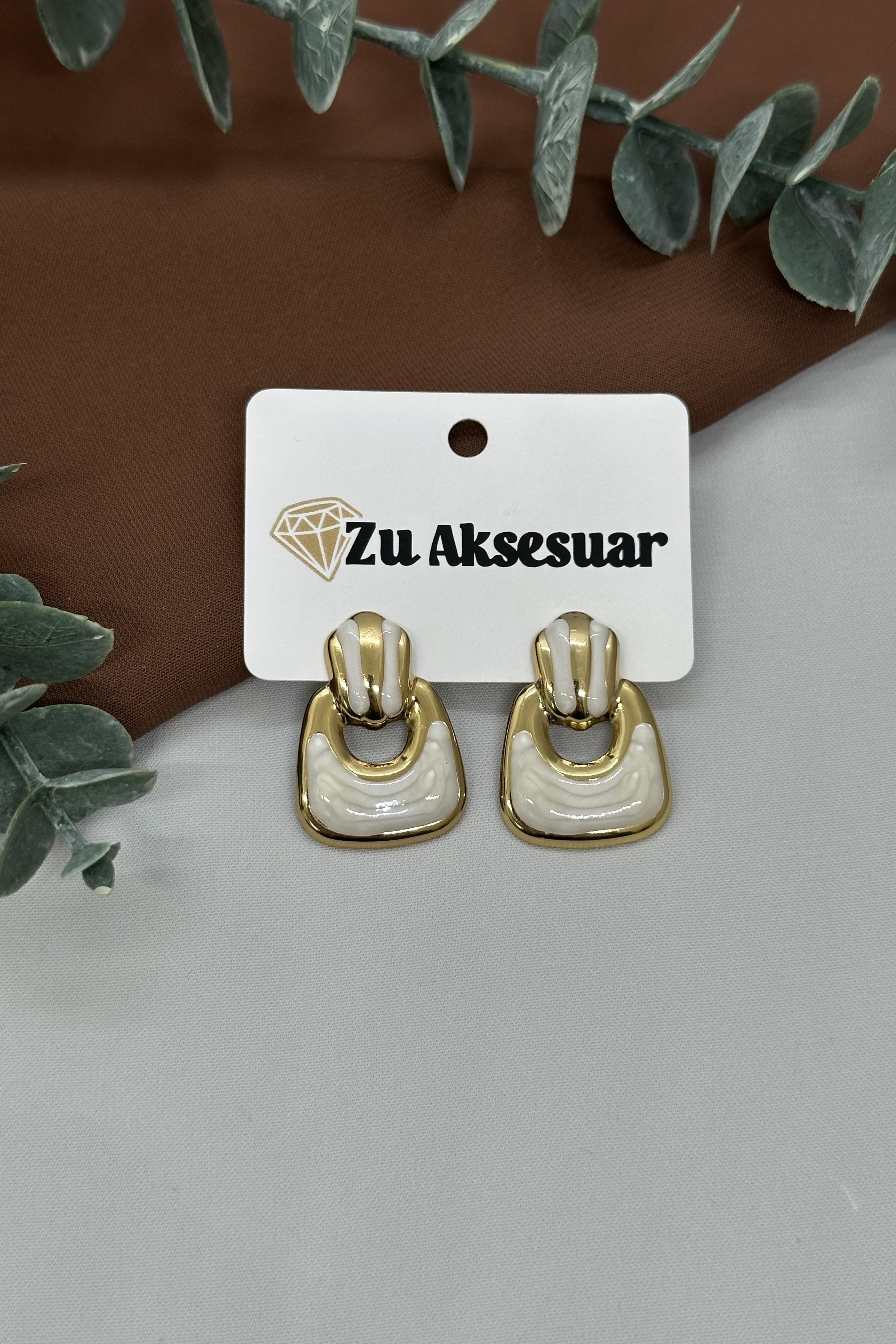 Gold-Beyaz Tokalı Küpe