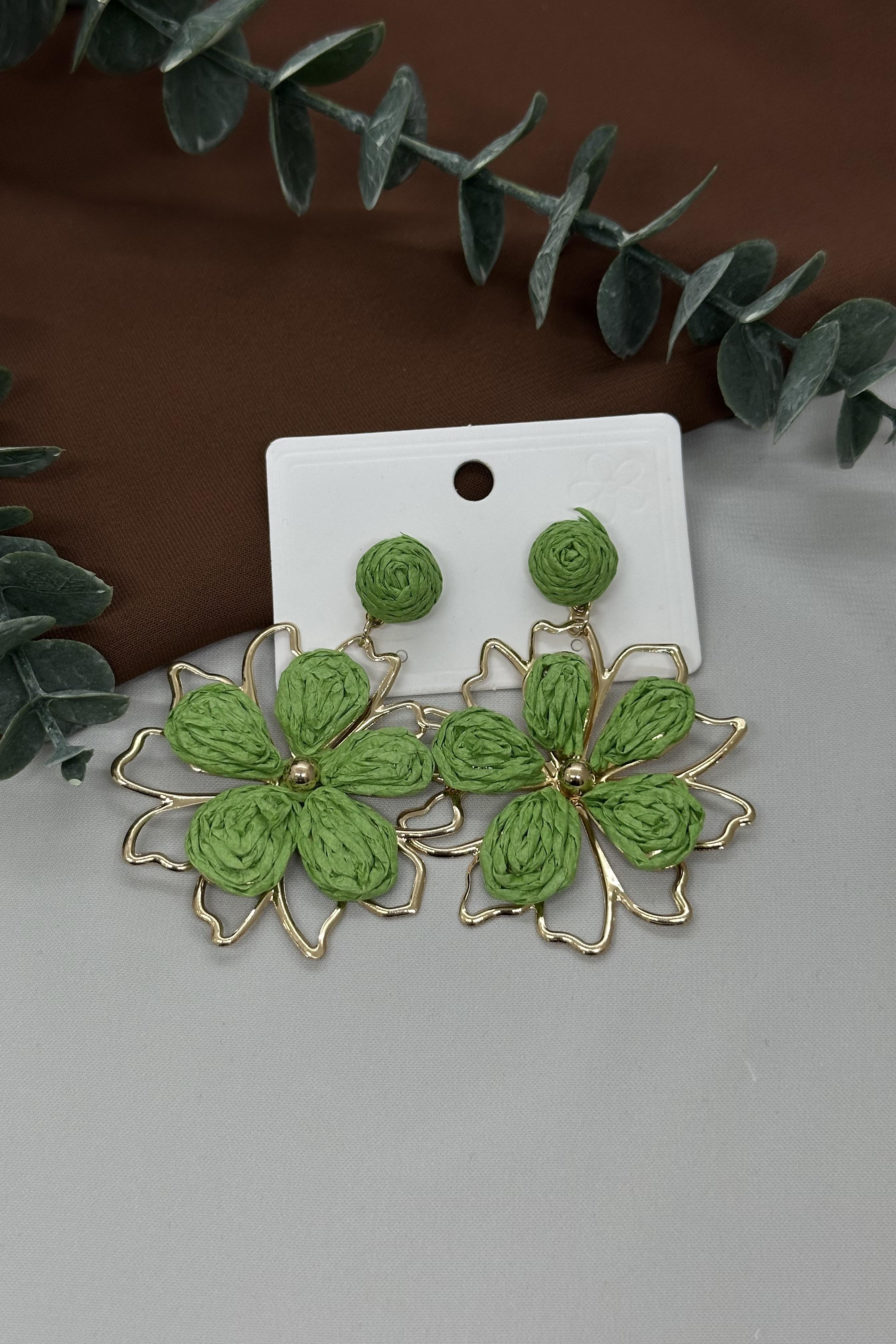 Yeşil Çiçekli Gold Hasır Küpe