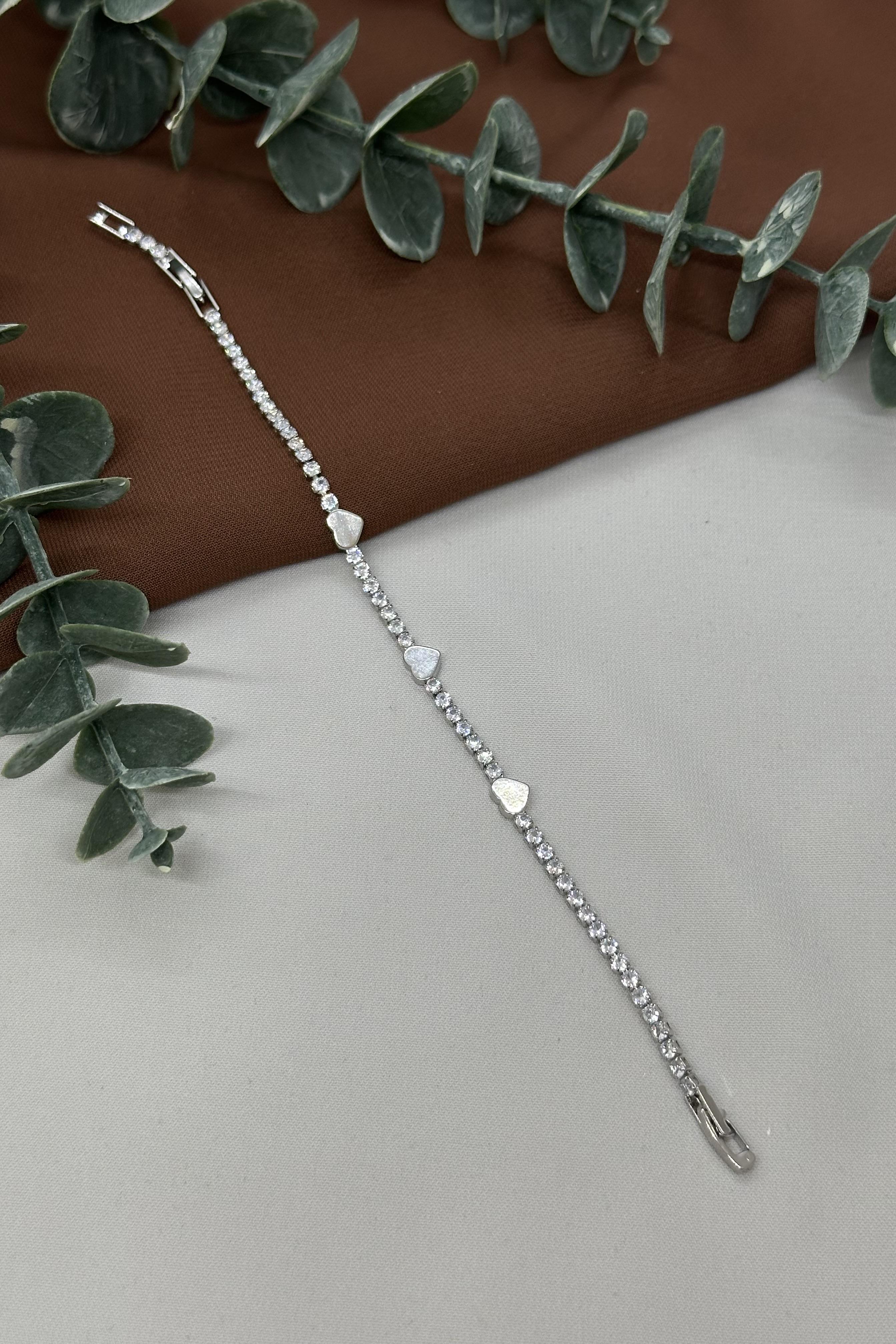 Kalpli Taşlı Sılver Vıp Bileklik