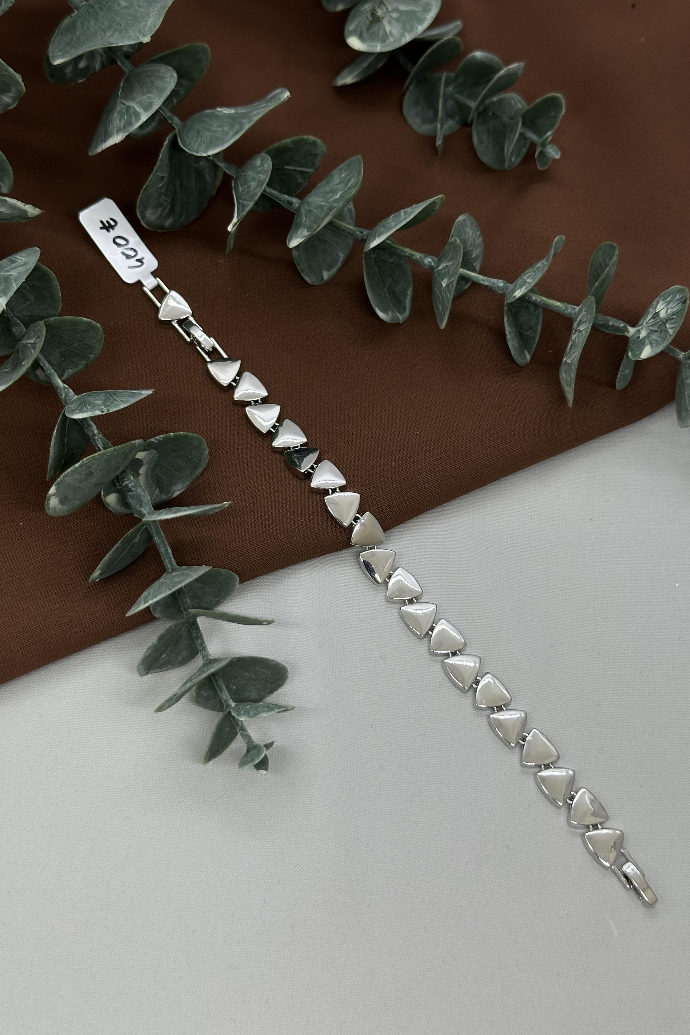 Üçgen Model Sılver Vıp Bileklik