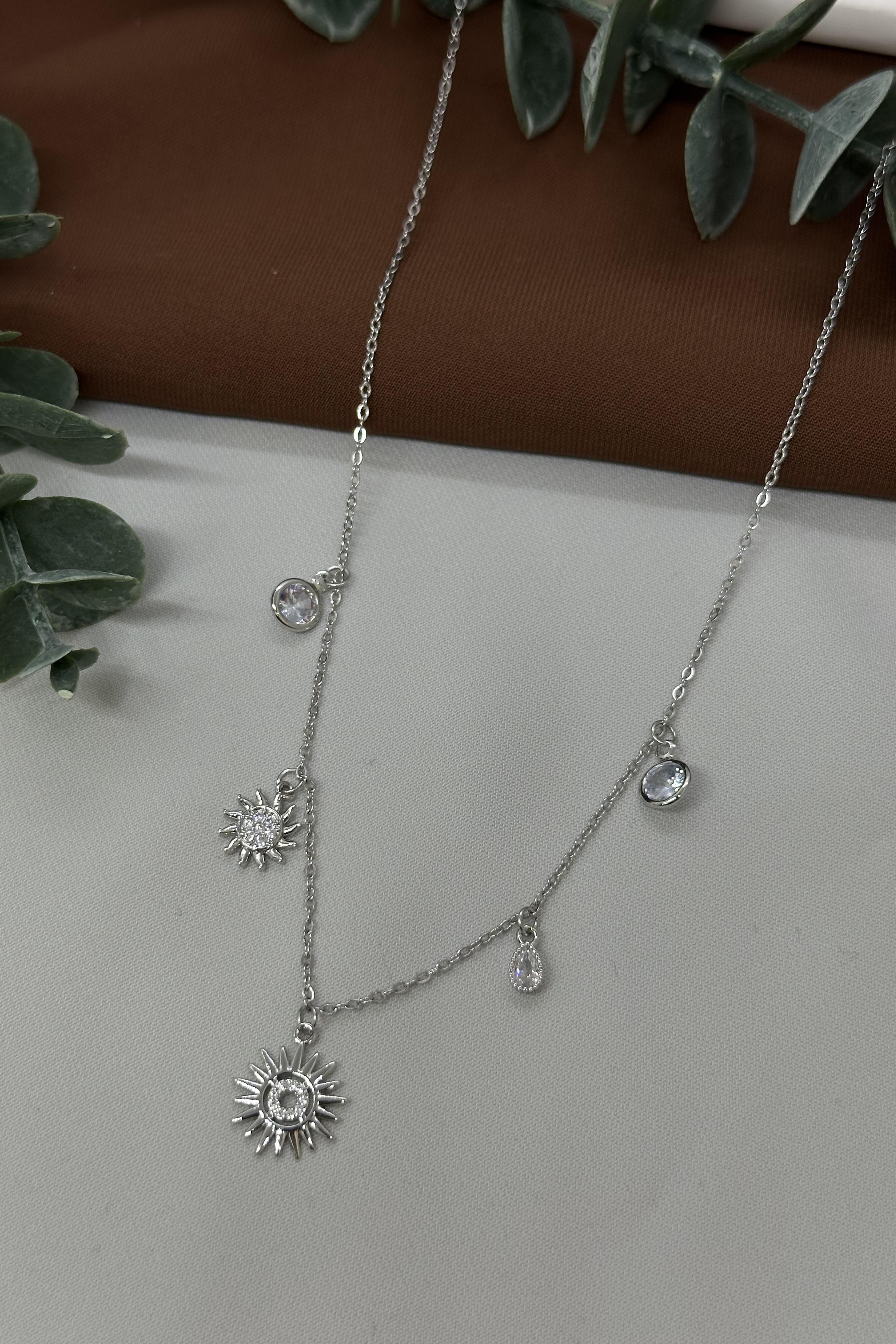 Güneşli Sılver Çelik Kolye