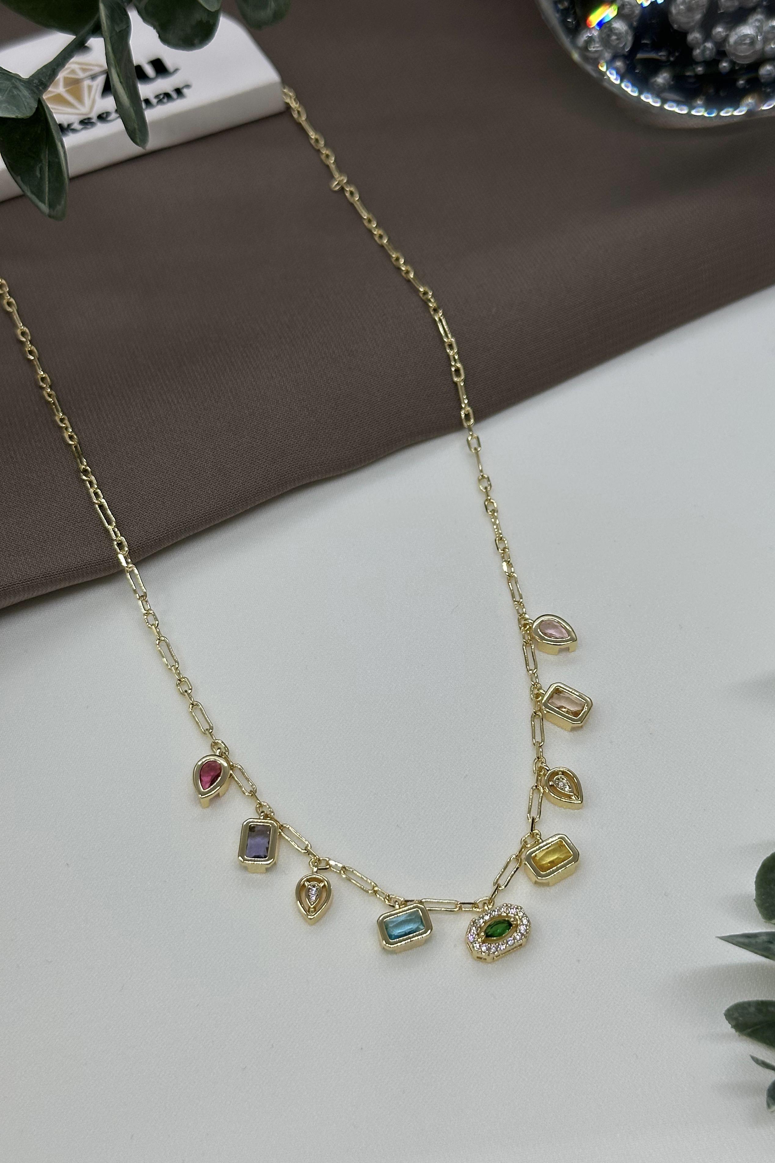 Element Taşlı Gold Vıp Kolye