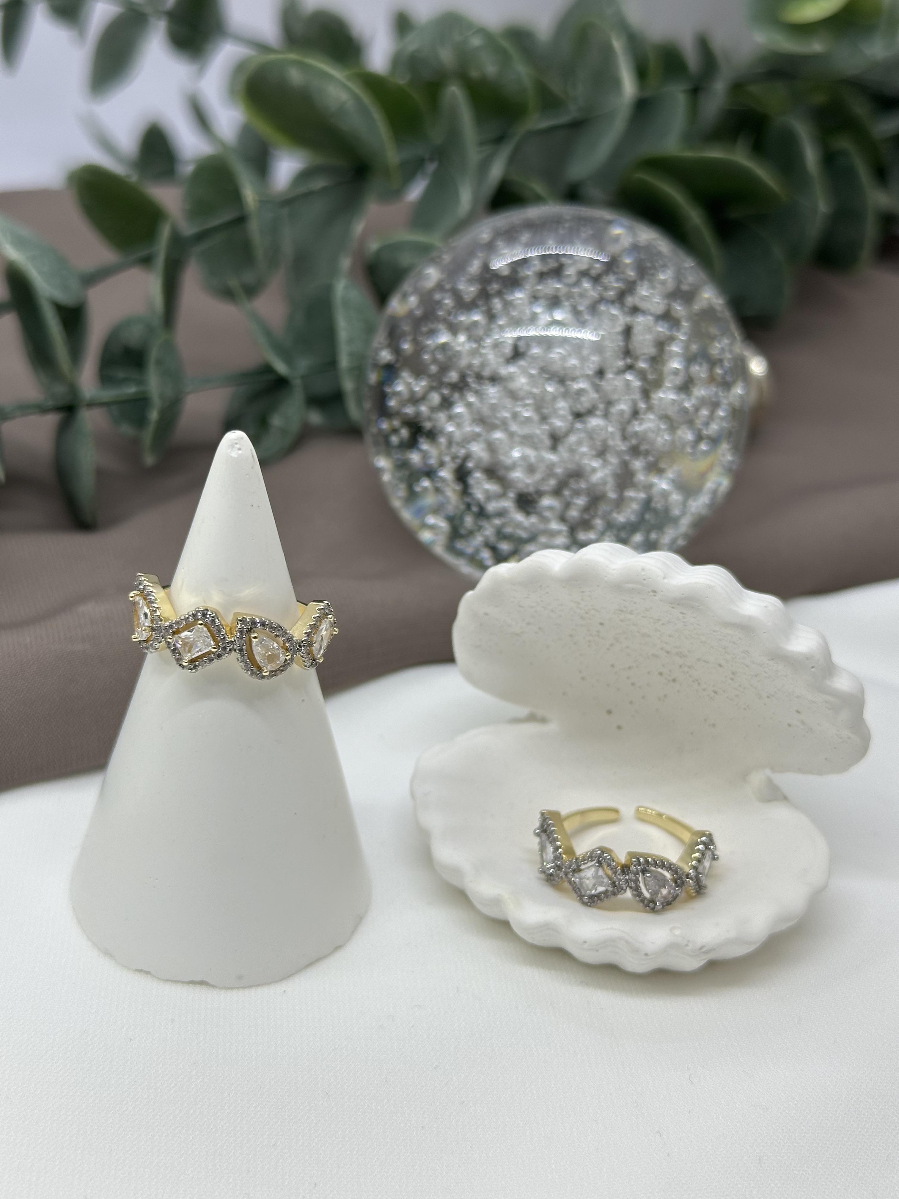 Baget Taşlı Gold Vıp Yüzük