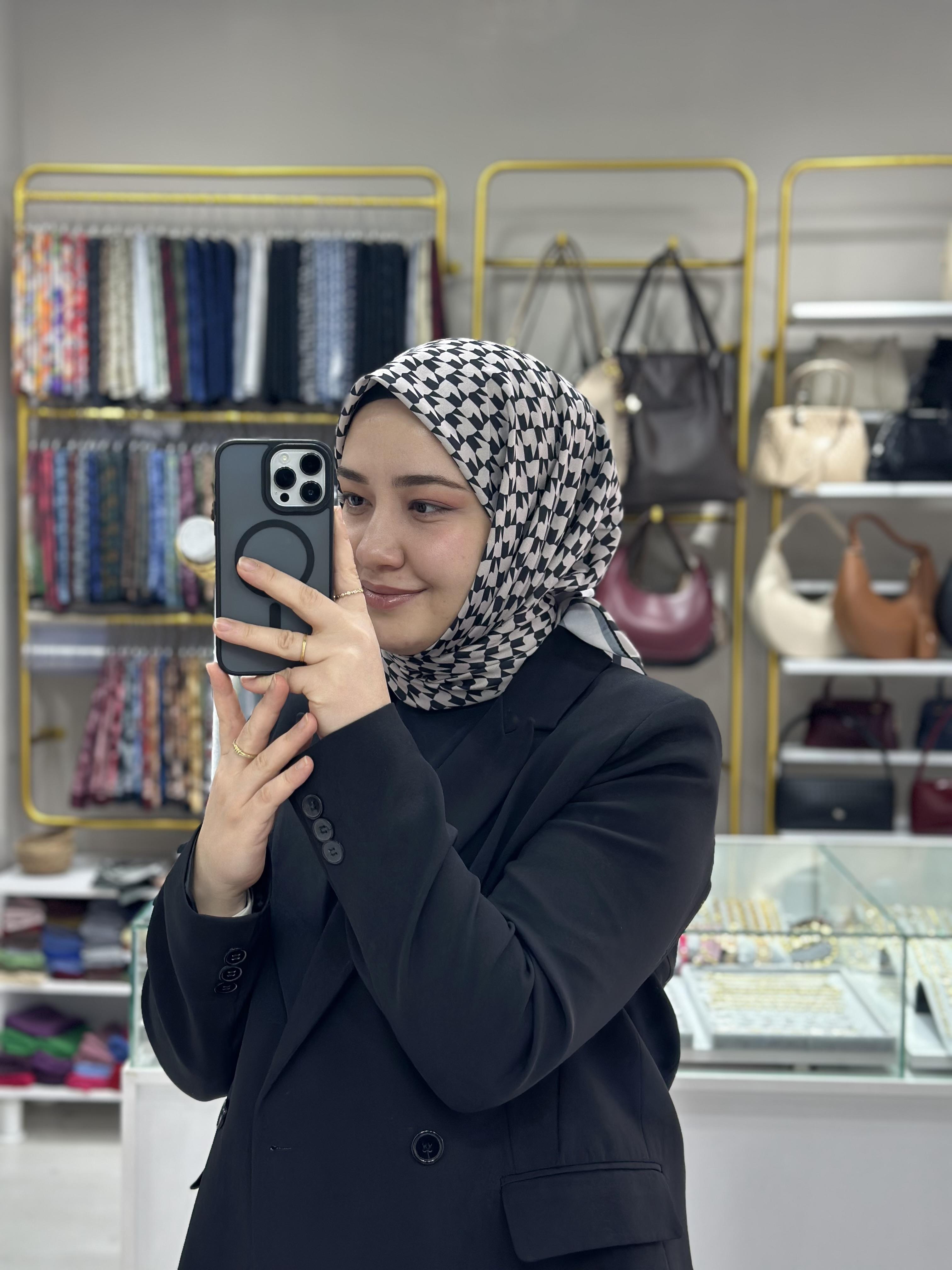 Kare Desenli Pamuk Soft Eşarp