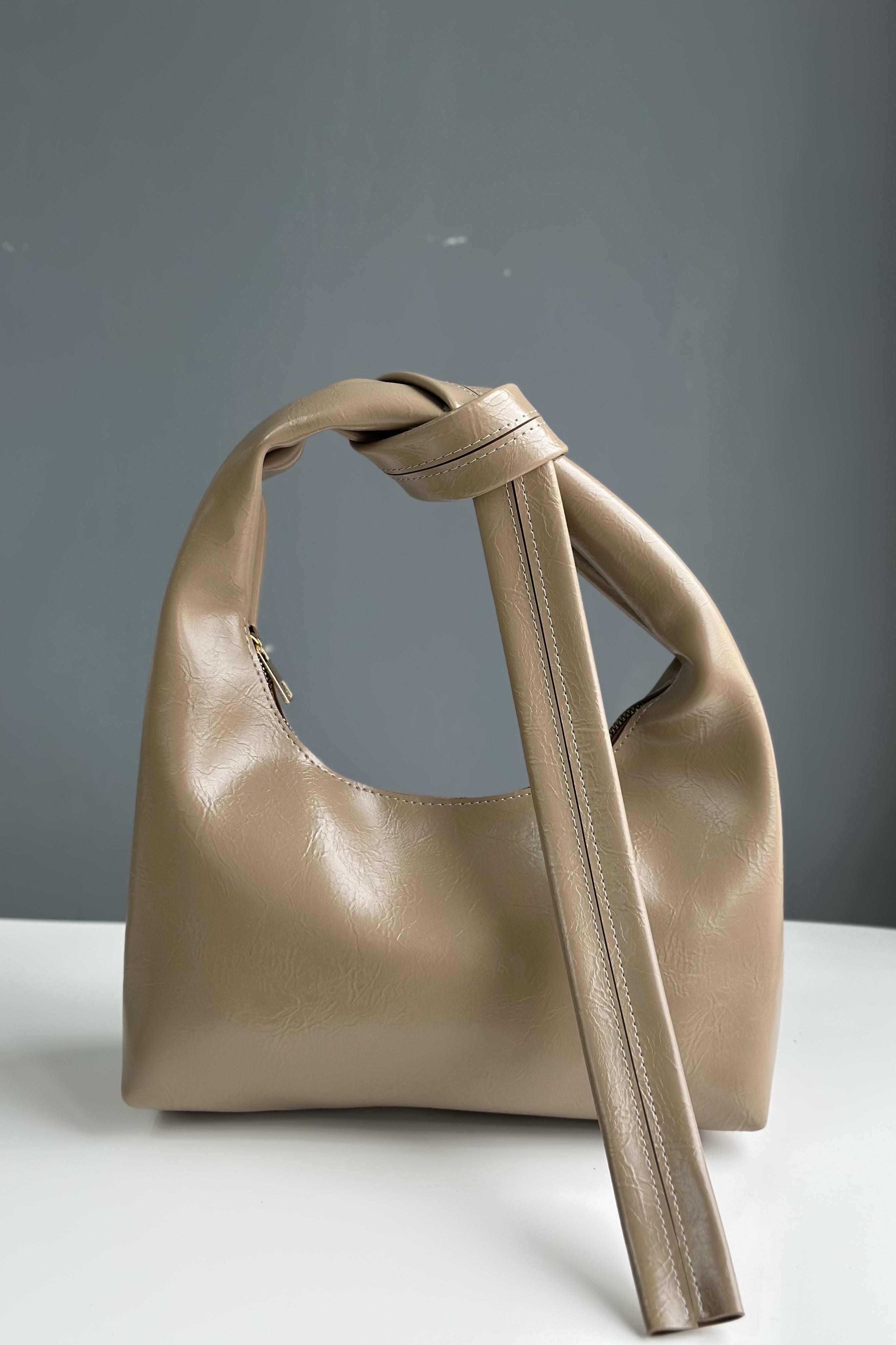 Bej Bağlamalı El Çantası