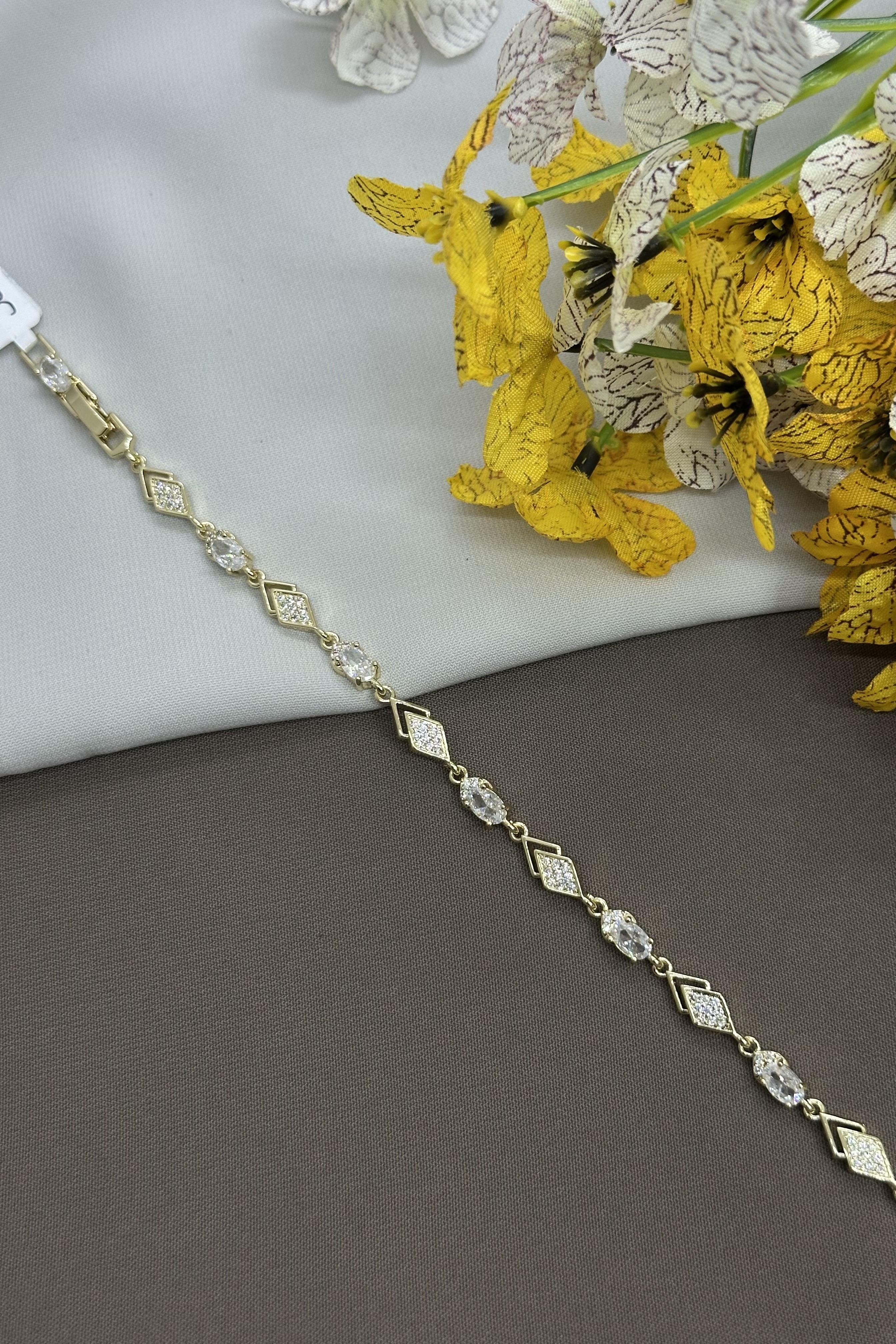 14K Piramit Taşlı Gold Vıp Bileklik