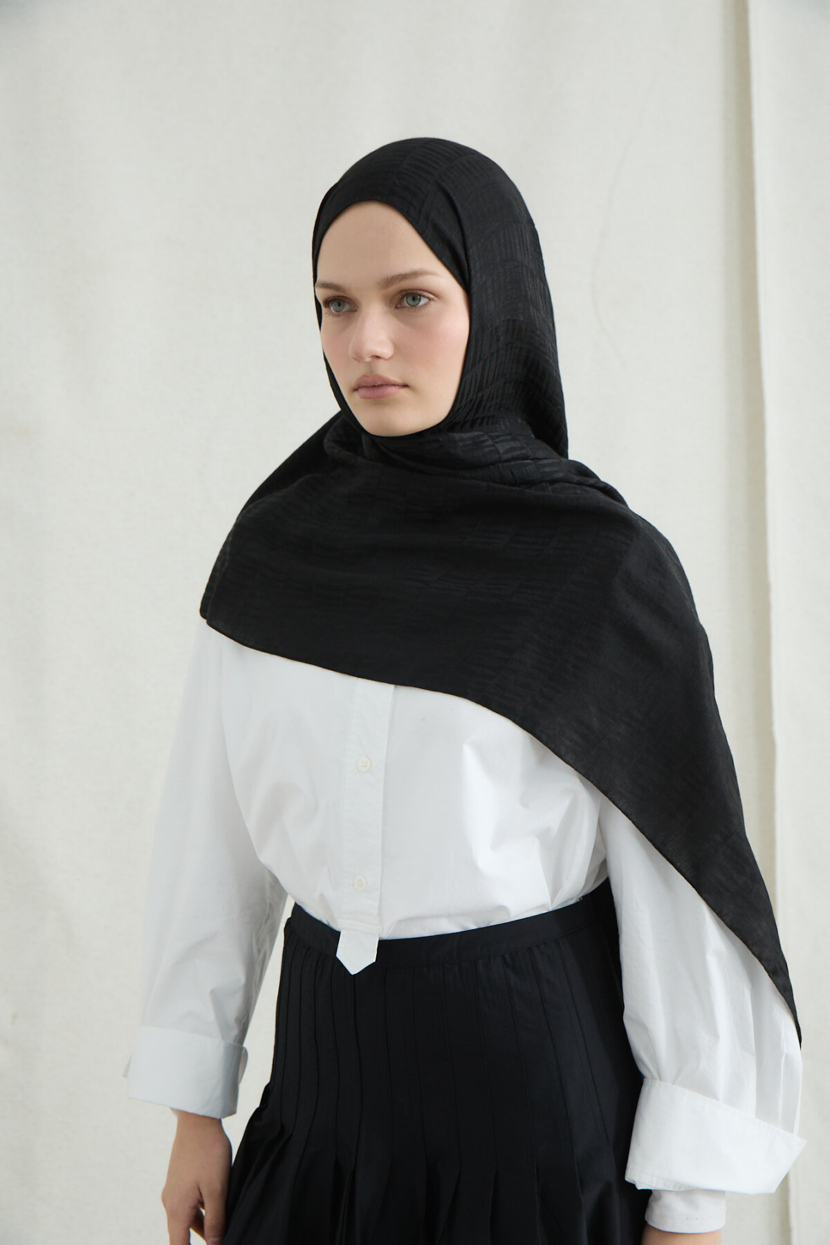 İtalyan Jakar Şal Column Desen - Siyah