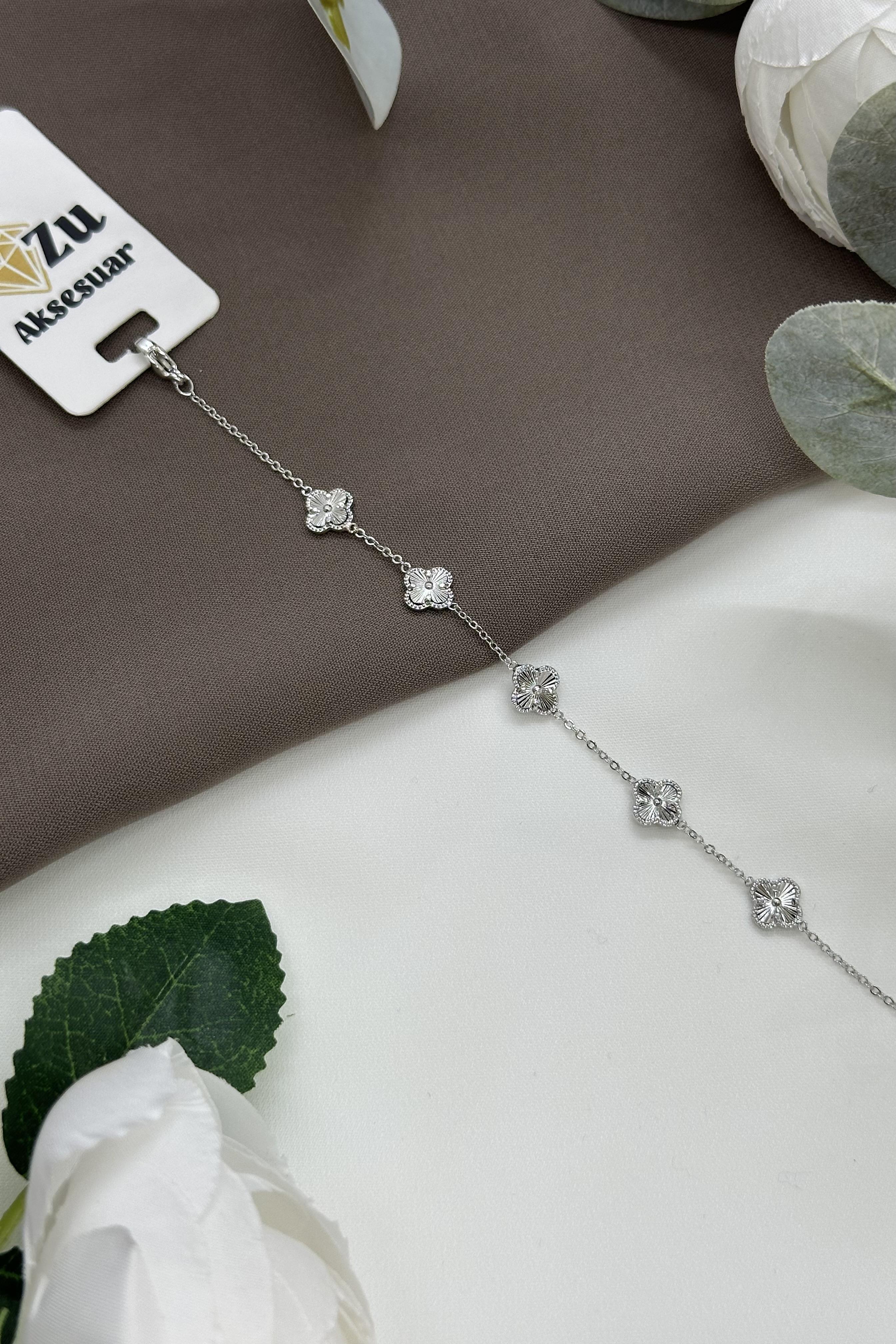 Yonca Model Sılver Vıp Bileklik