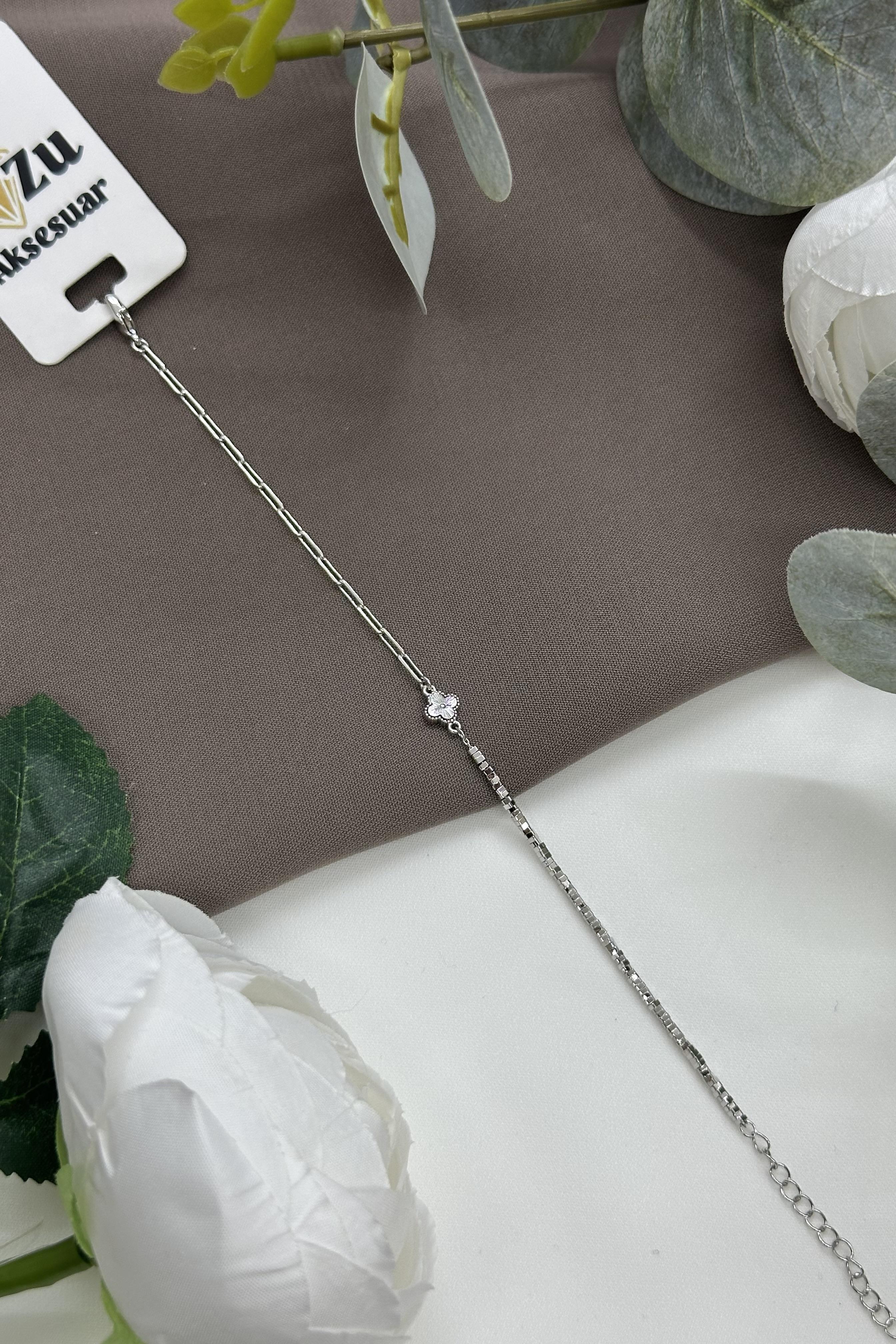 Yonca Model Sılver Vıp Bileklik