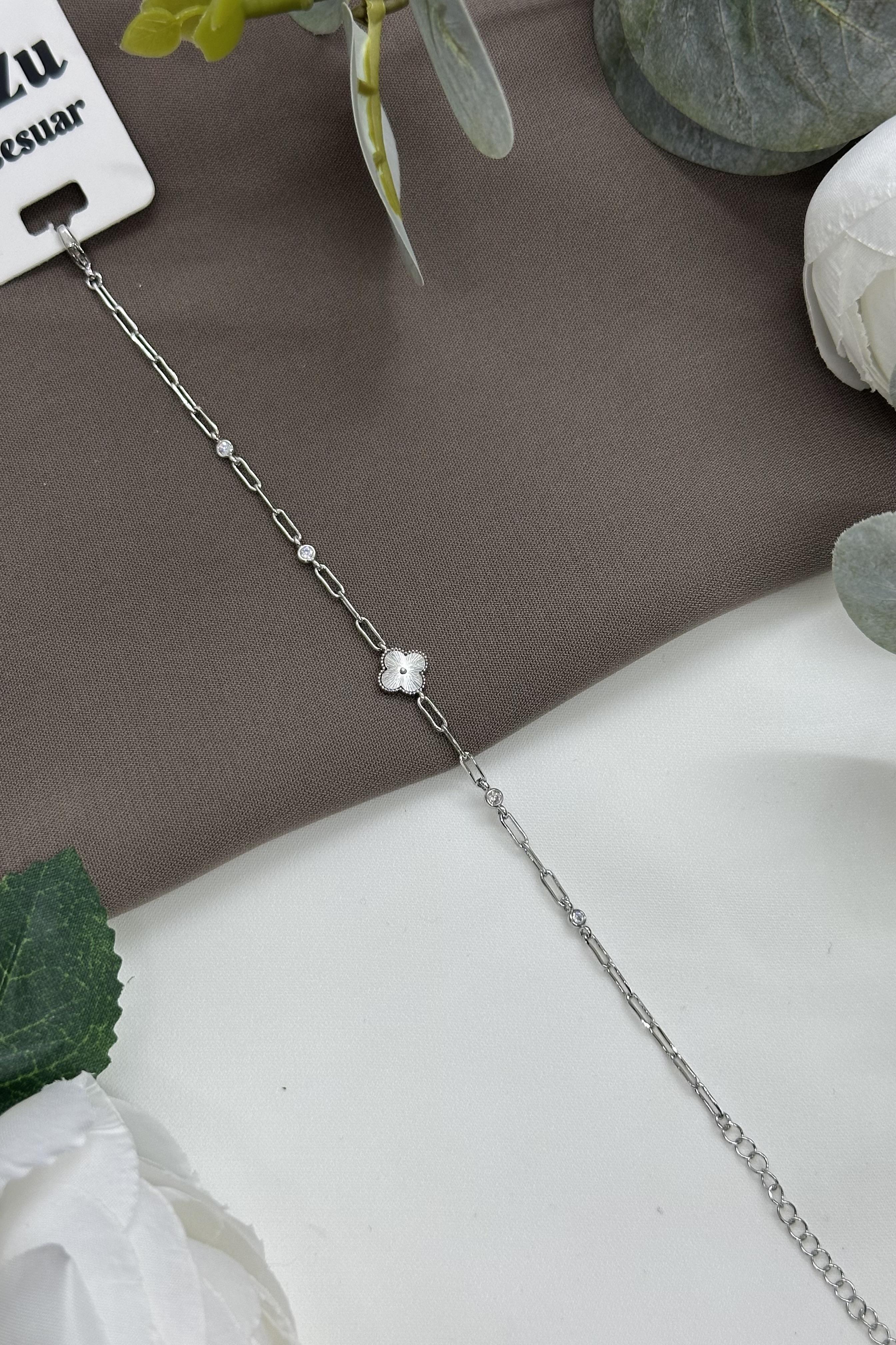 Yonca Model Sılver Vıp Bileklik