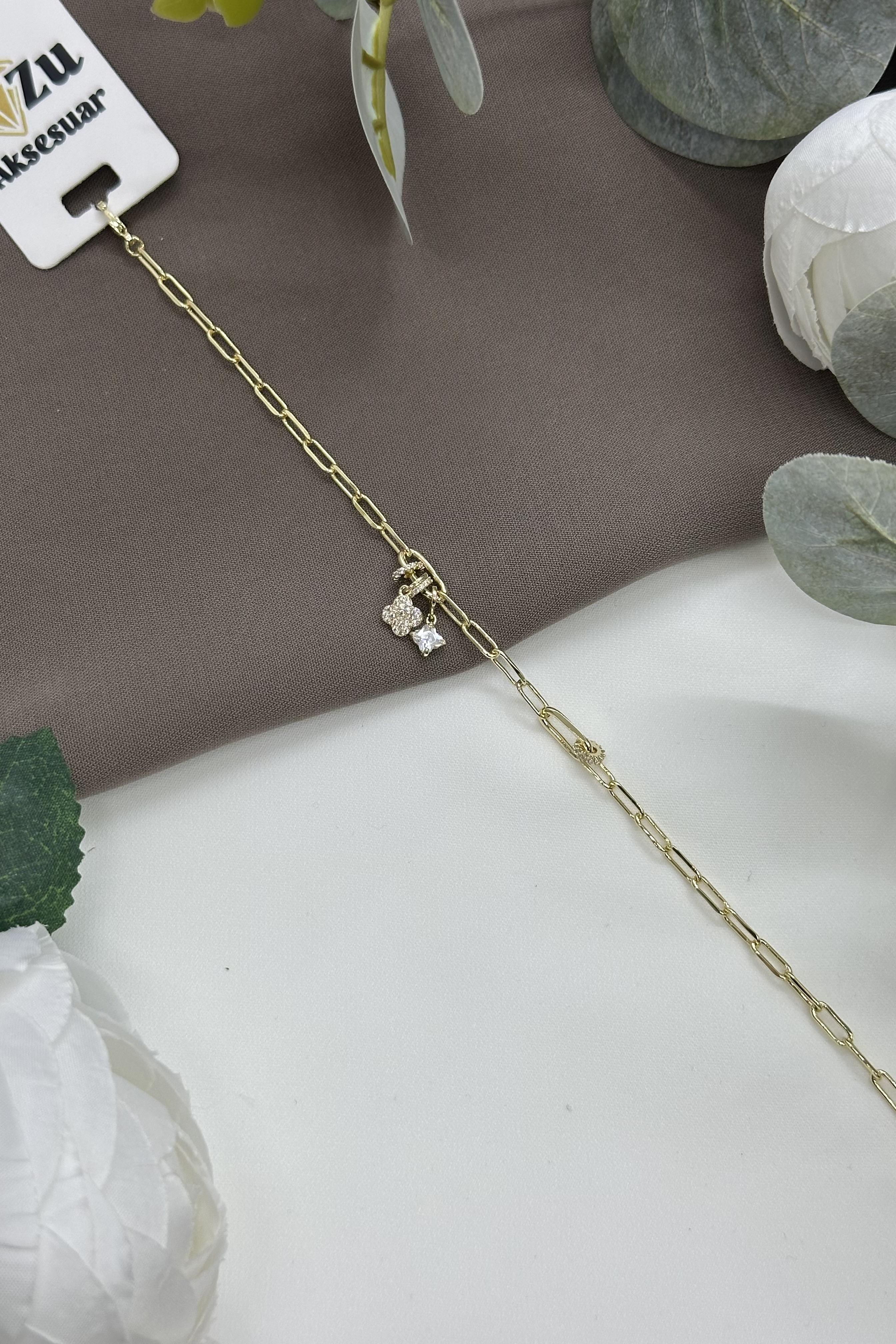 Yonca Sallantılı Gold Vıp Bileklik